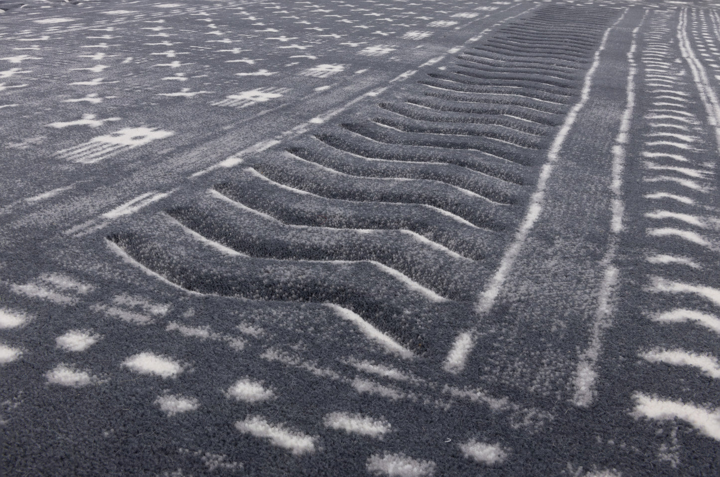 Agnella Rugs Design Discoveries V&A Collection MASI Graphite - Free Delivery