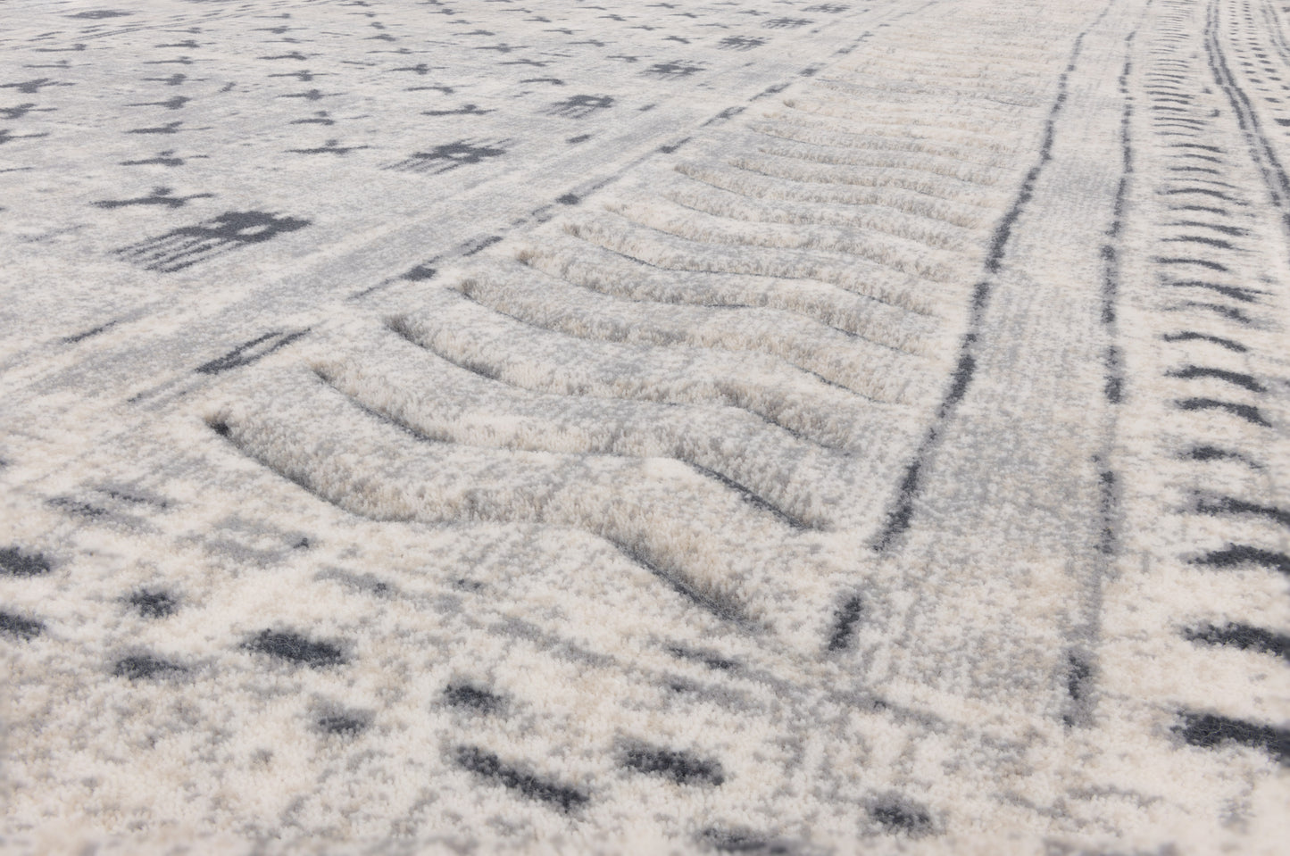 Agnella Rugs Design Discoveries V&A Collection MASI Polar White - Free Delivery