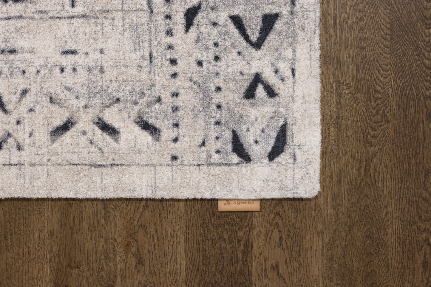 Agnella Rugs Design Discoveries V&A Collection MASI Polar White - Free Delivery