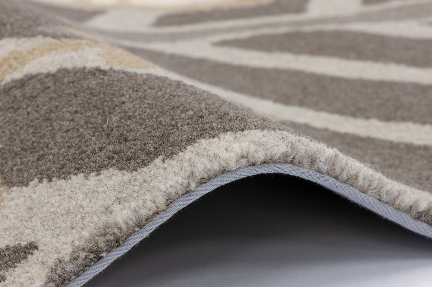Agnella Rugs Design Discoveries V&A Collection MODERNE Graphite - Free Delivery